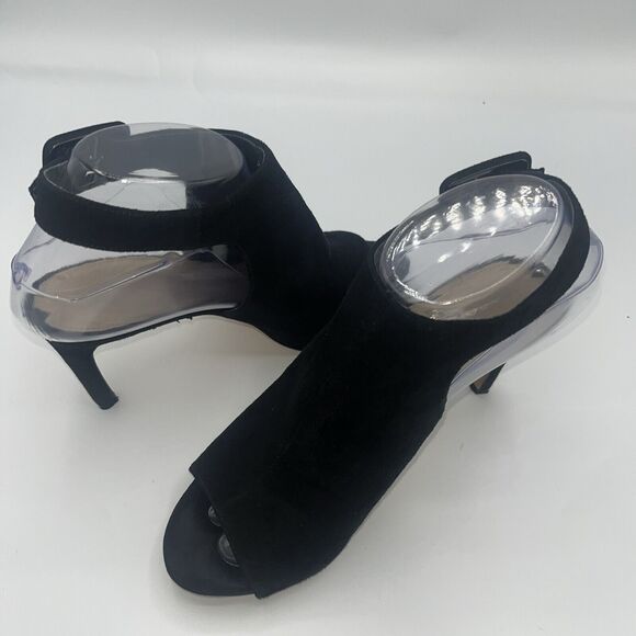 Via Spiga 6.5 Black Suede Peep Toe Buckle Strap Heels - Picture 1 of 7
